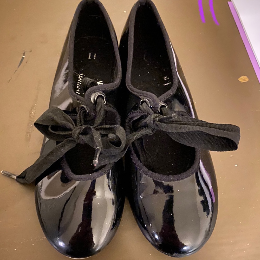 COPY - Little girls size 11 black tap shoes